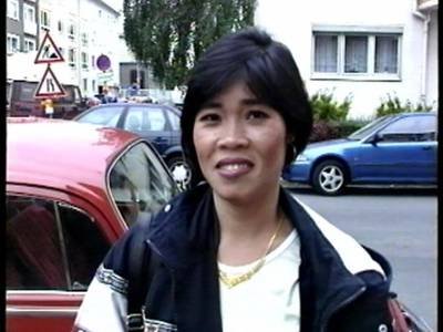 Asiatin kommt im Retro Castiing Sexfilm mit ins Studio um sich poppen zu lassen