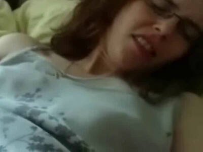 Echte Amateurin lässt sich privat beim Masturbieren filmen