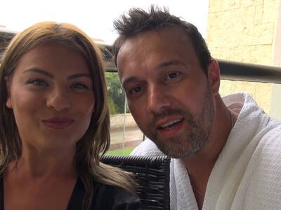 Urlaubsporno mit Jasmine Rouge und ihrem Liebsten