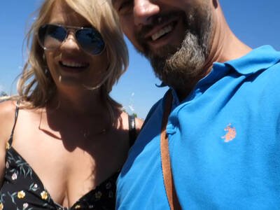 Scharfes Couple dreht ein Urlaubssexvideo