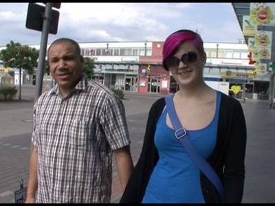 Amateurcouple kriegt Kohle und kommt zum Fickvideo Dreh mit